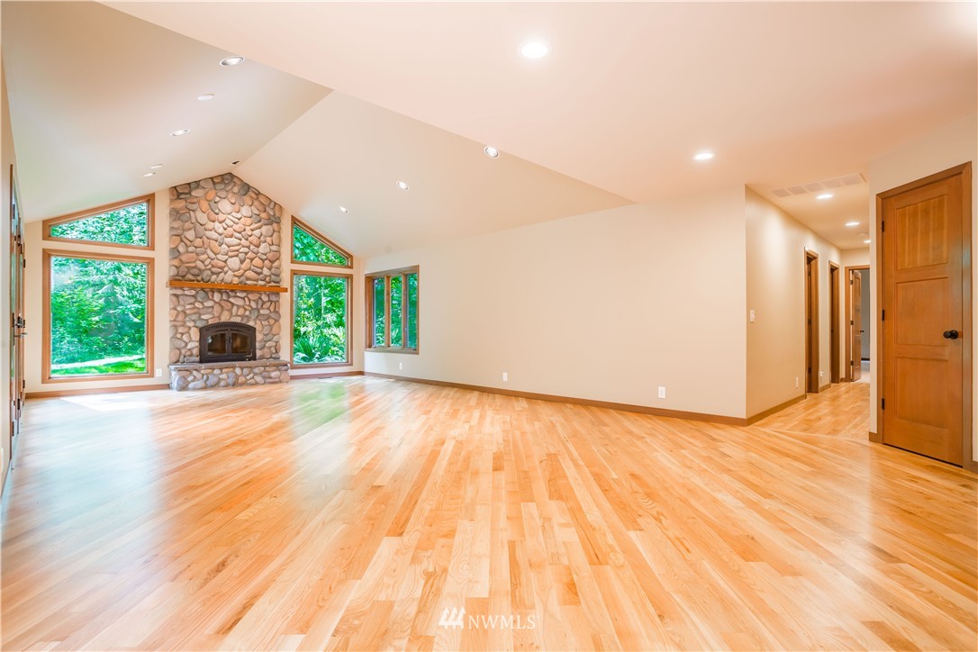 16243 Mountain View Road Mount Vernon, WA 98274 - Photo 8 of 25 Gallery Image 8