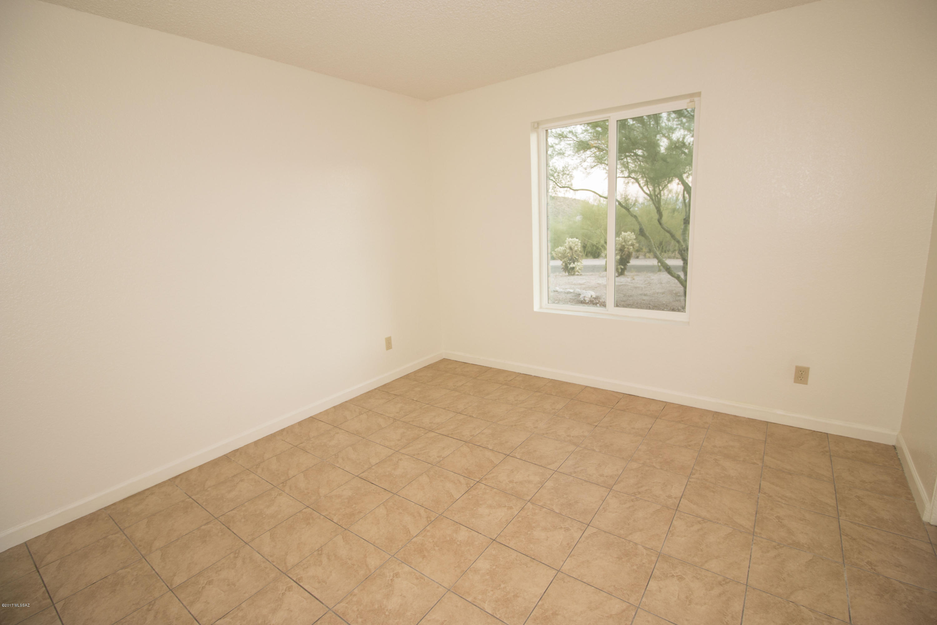 7335 East Wandering Road Tucson, AZ 85750 - Photo 12 of 18 Gallery Image 12