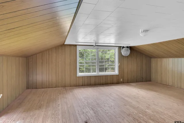 a bathroom with a toilet