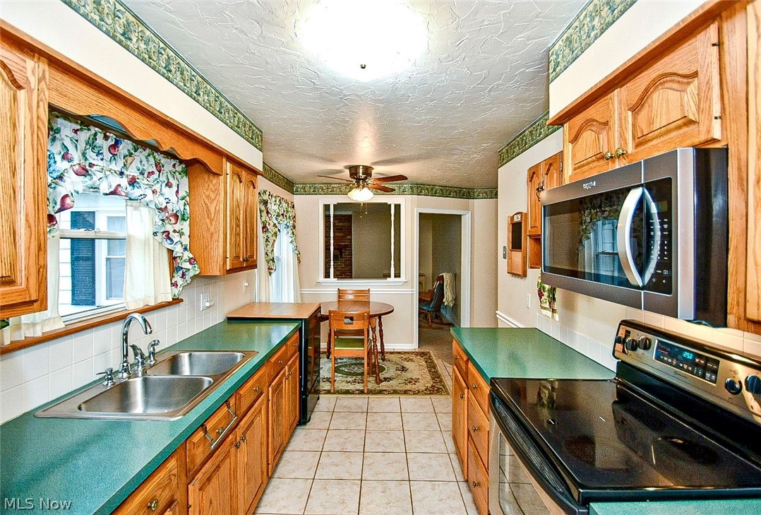 4543 South Arlington Road Uniontown, OH 44685 - Photo 4 of 25 Kitchen