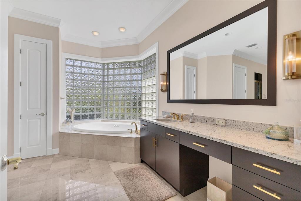 896 Macewen Drive Osprey, FL 34229 - Photo 15 of 46