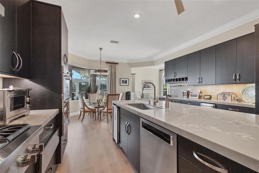 896 Macewen Drive Osprey, FL 34229 - Photo 4 of 46