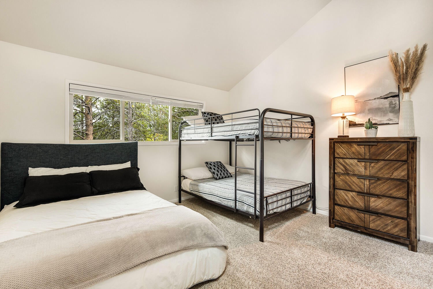 17536 Meadow Lark Lane Sunriver, OR 97707 - Photo 29 of 37 Bedroom #6