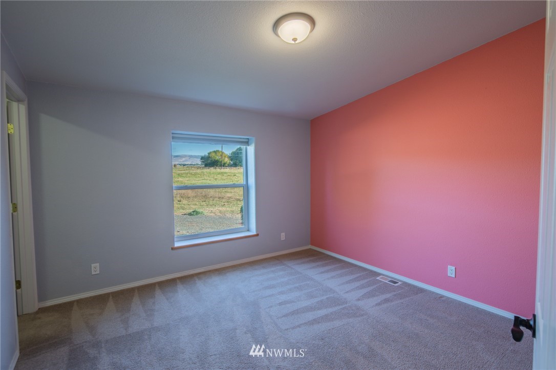 700 Lyons Road Ellensburg, WA 98926 - Photo 14 of 34 Gallery Image 14