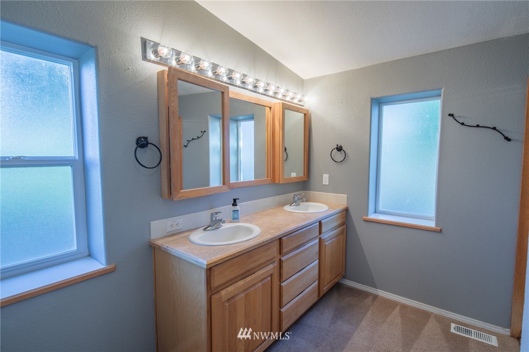 700 Lyons Road Ellensburg, WA 98926 - Photo 17 of 34 Gallery Image 17