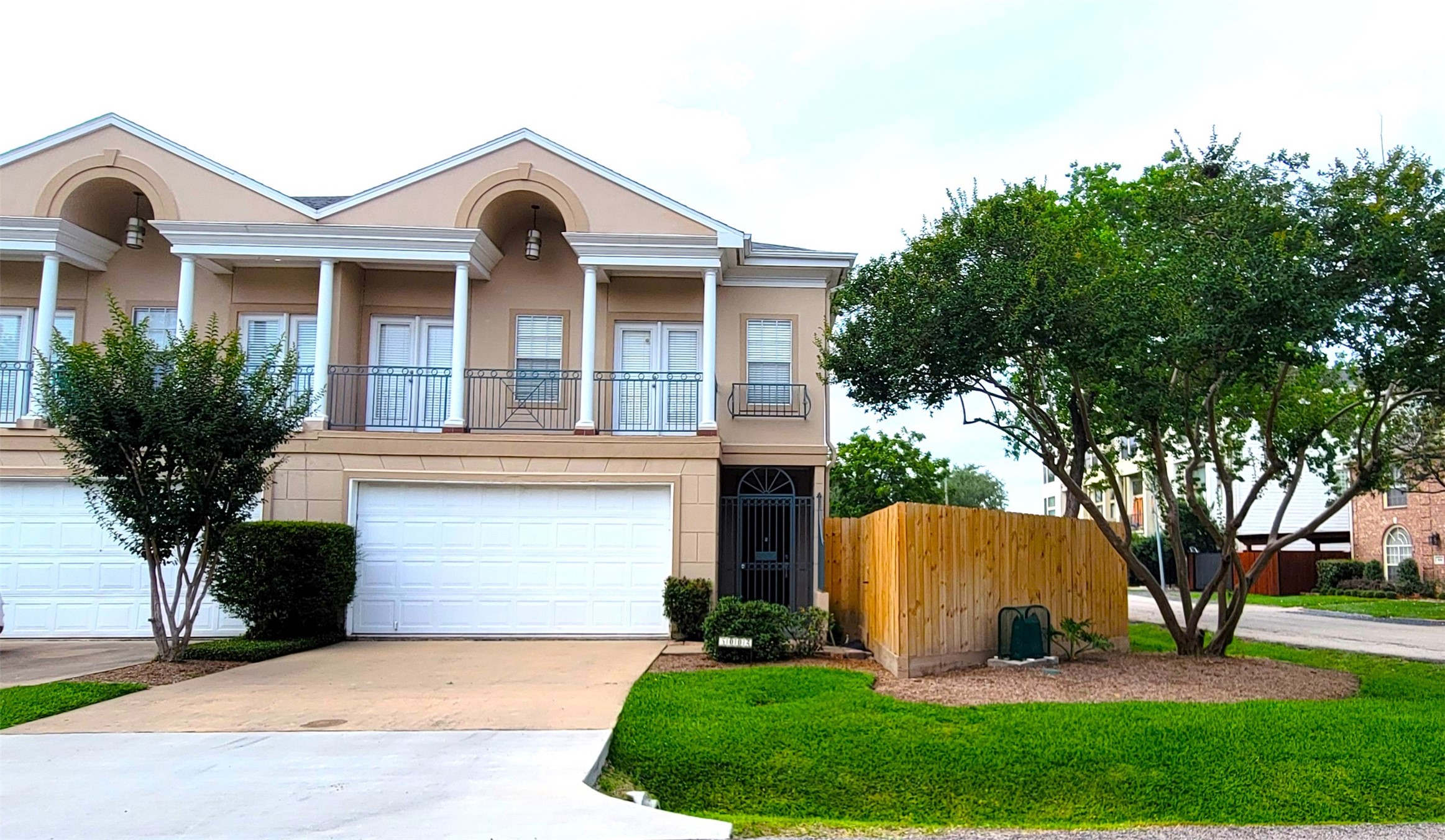 5002 Inker Street Houston, TX 77007 - Photo 1 of 22 Beautiful Townhome on spacious corner lot with private yard