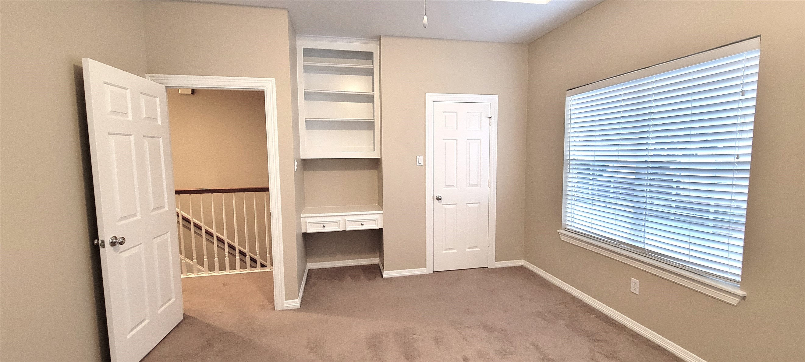 5002 Inker Street Houston, TX 77007 - Photo 17 of 22 Second bathroom upstairs