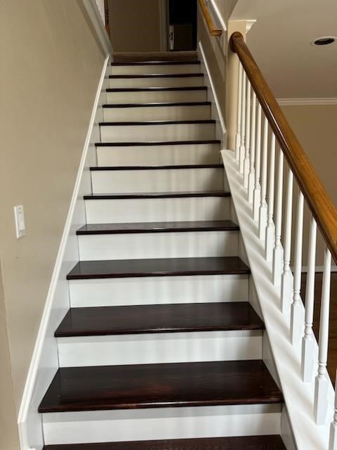 5002 Inker Street Houston, TX 77007 - Photo 8 of 22 Beautiful hardwood stairs