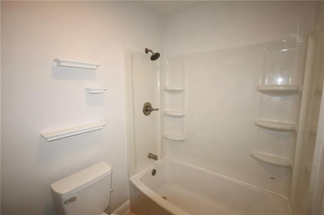 $2,300 | Undisclosed Address, Metairie, LA 70006