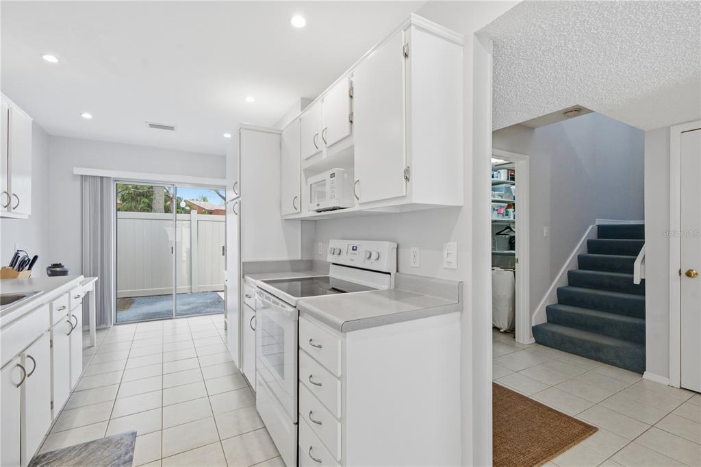 2052 Sunset Point Road, Unit 45 Clearwater, FL 33765 - Photo 9 of 29