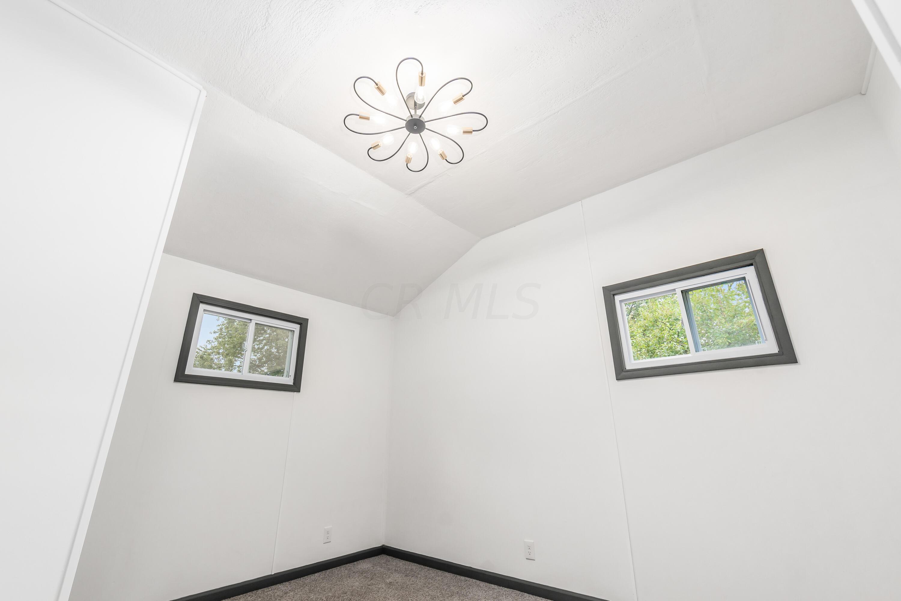 687 Colton Road Columbus, OH 43207 - Photo 42 of 53 2nd Floor 2nd Bedroom