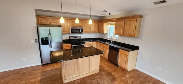 $2,250 | 5119 West 159th Street, Unit 3SE, Oak Forest, IL 60452