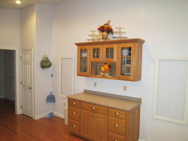 1557 Hillendale Road Crossville, TN 38572 - Photo 4 of 20 a view of a hallway with closet and front door