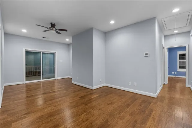 $878,400 | 713 Bayou Crest Drive, Dickinson, TX 77539