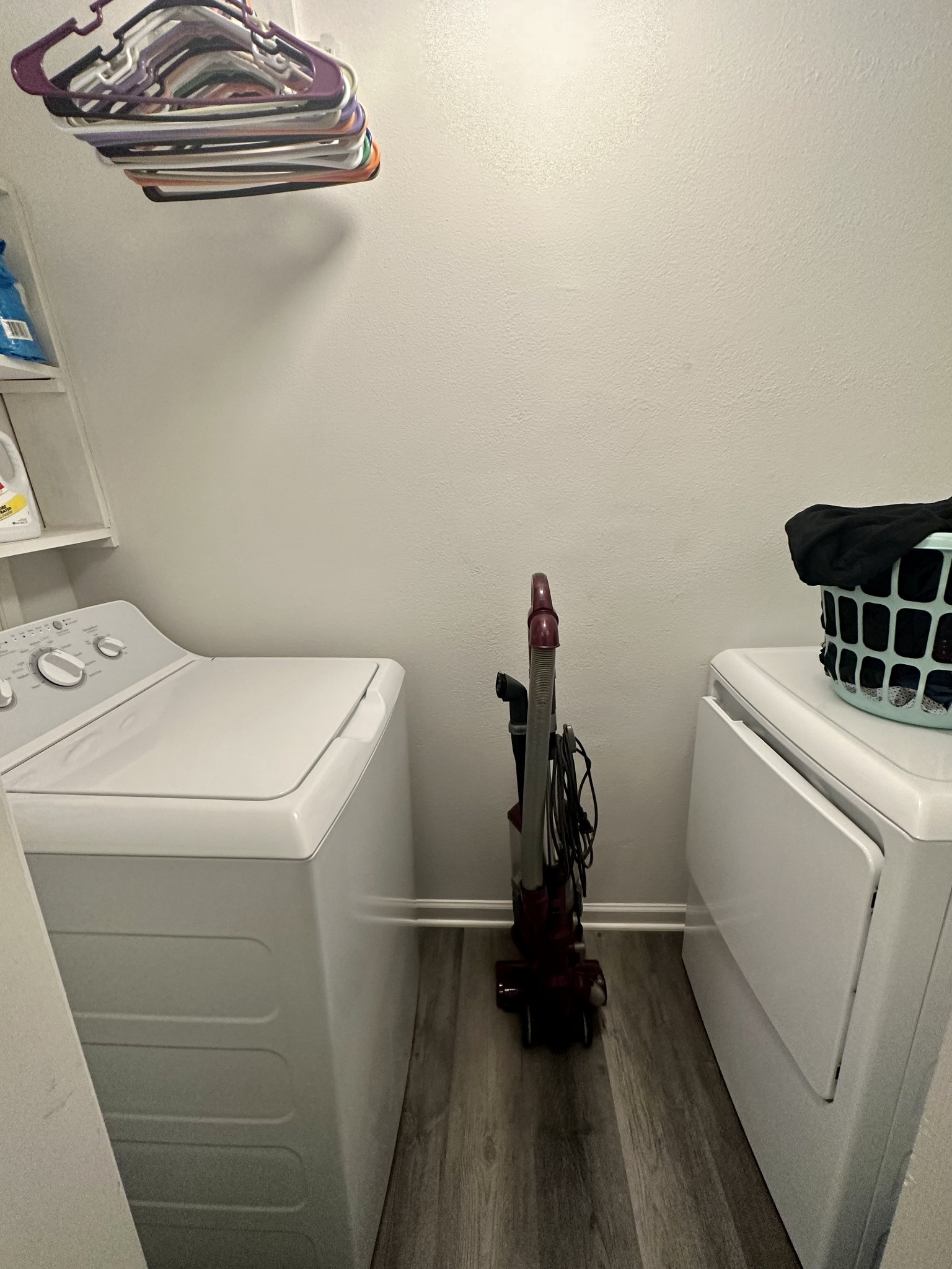 33 Ashley Drive Beechgrove, TN 37018 - Photo 10 of 28 a utility room with dryer and washer