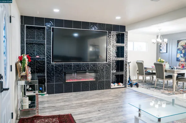 $575,000 | 348 Valle Vista Avenue, Vallejo, CA 94590