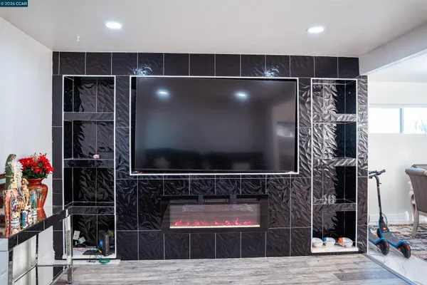 $575,000 | 348 Valle Vista Avenue, Vallejo, CA 94590