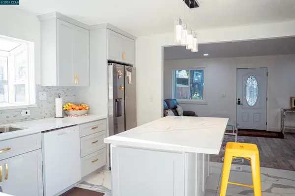 $575,000 | 348 Valle Vista Avenue, Vallejo, CA 94590