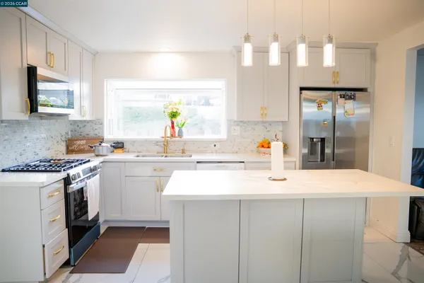 $575,000 | 348 Valle Vista Avenue, Vallejo, CA 94590