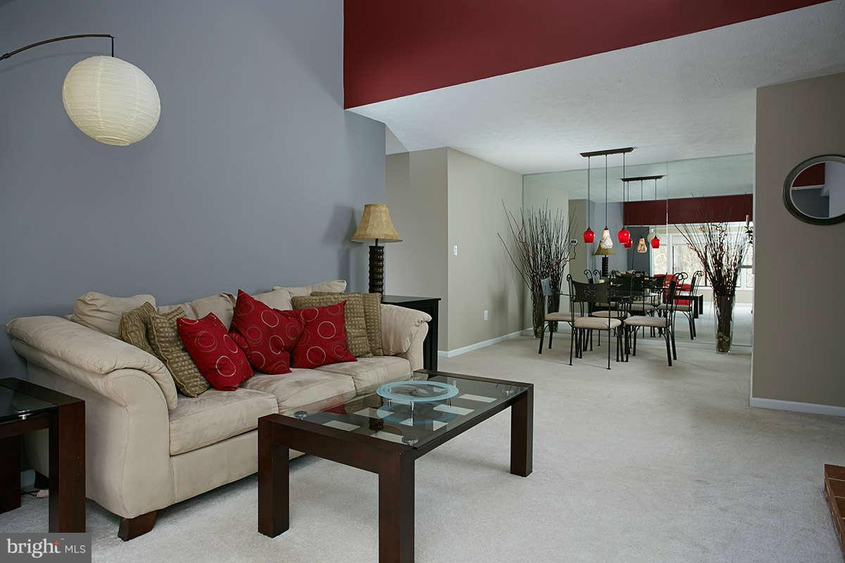 2203 Hunter's Run Drive, Unit 2203 Reston, VA 20191 - Photo 13 of 27 Living Room