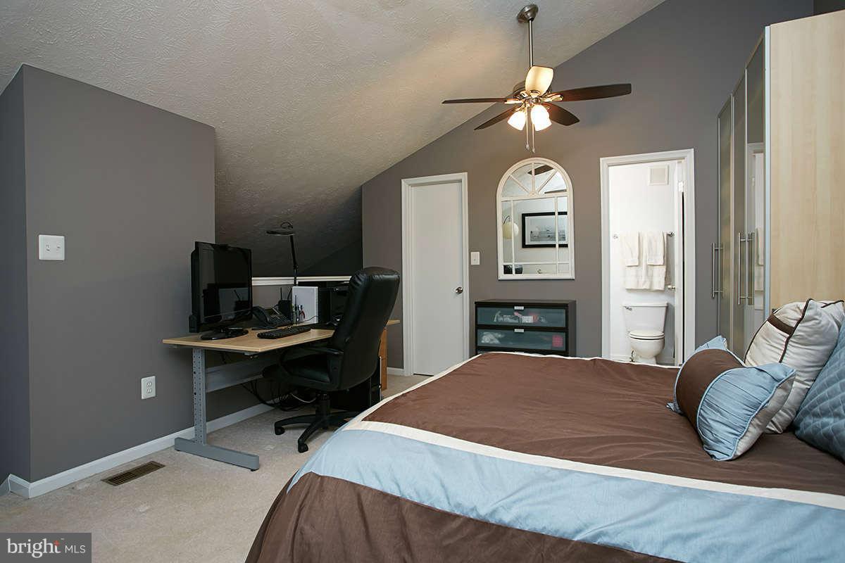 2203 Hunter's Run Drive, Unit 2203 Reston, VA 20191 - Photo 15 of 27 Bedroom (Master)