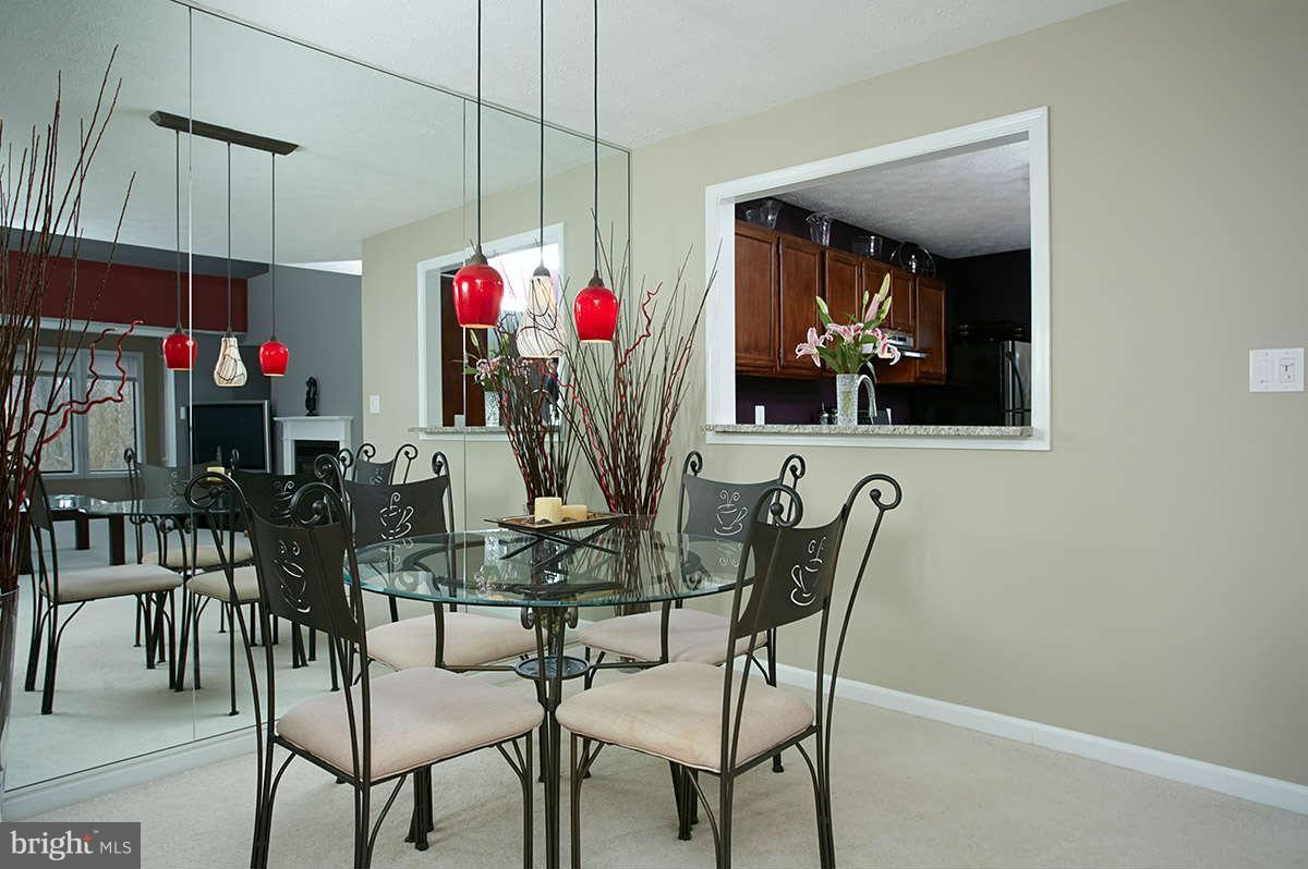 2203 Hunter's Run Drive, Unit 2203 Reston, VA 20191 - Photo 4 of 27 Dining Room