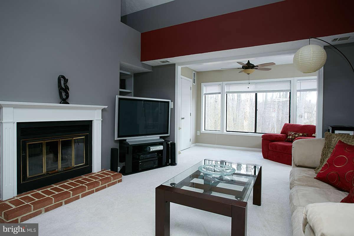 2203 Hunter's Run Drive, Unit 2203 Reston, VA 20191 - Photo 5 of 27 Living Room