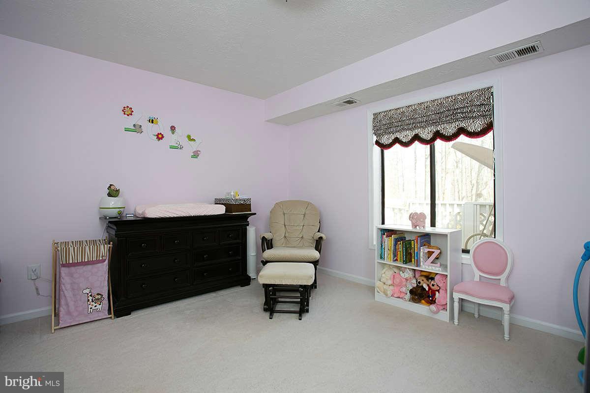2203 Hunter's Run Drive, Unit 2203 Reston, VA 20191 - Photo 10 of 27 Bedroom