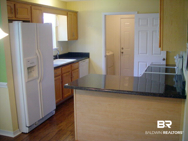 16752 Sugar Loop Foley, AL 36535 - Photo 8 of 34 Kitchen to laundry