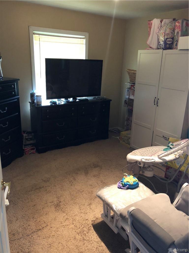 2620 Miller Road Flint, MI 48503 - Photo 11 of 13 IMG_0811.JPEG