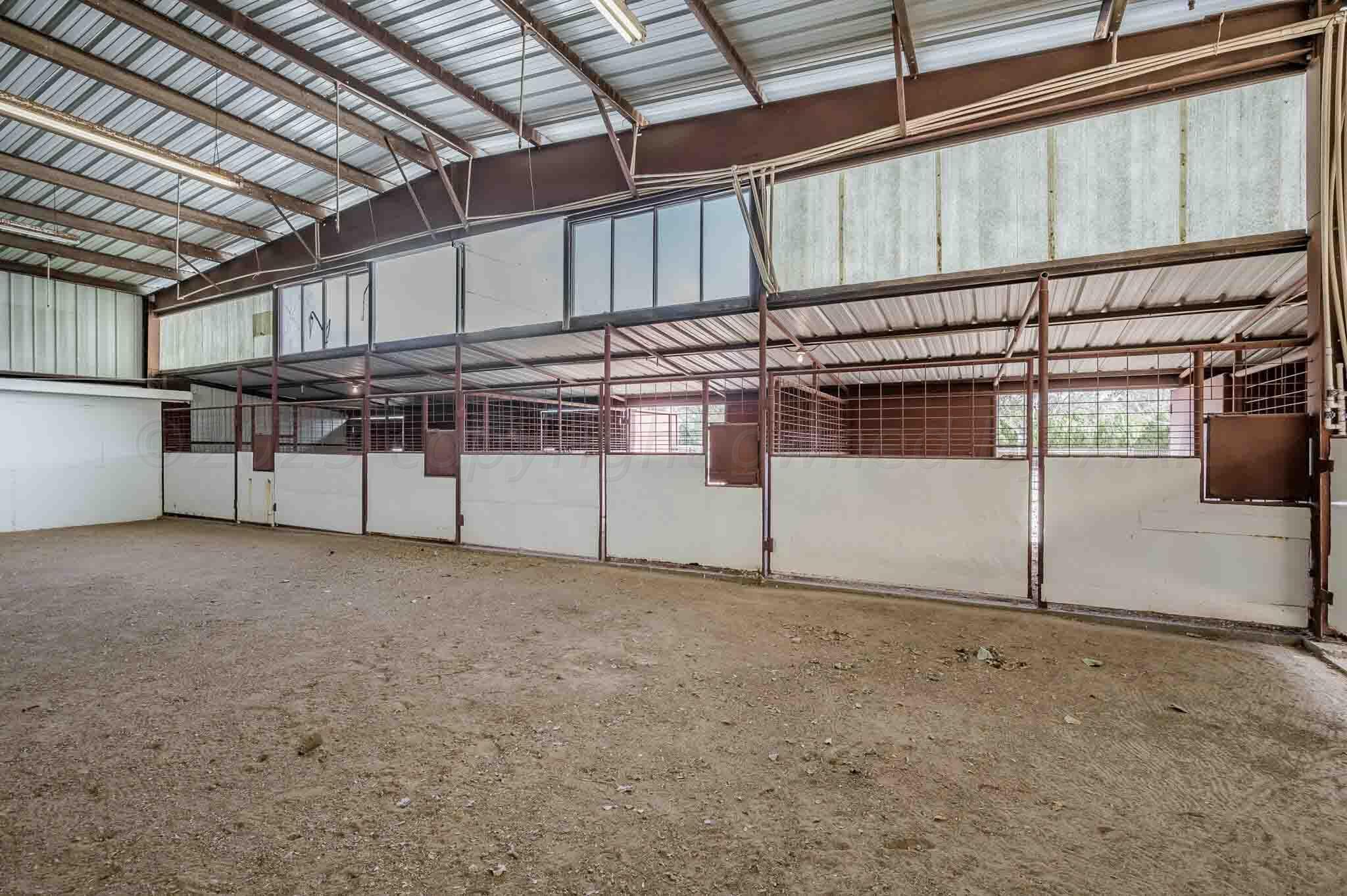 7517 Duling Lane Amarillo, TX 79110 - Photo 48 of 80 a view of a garage