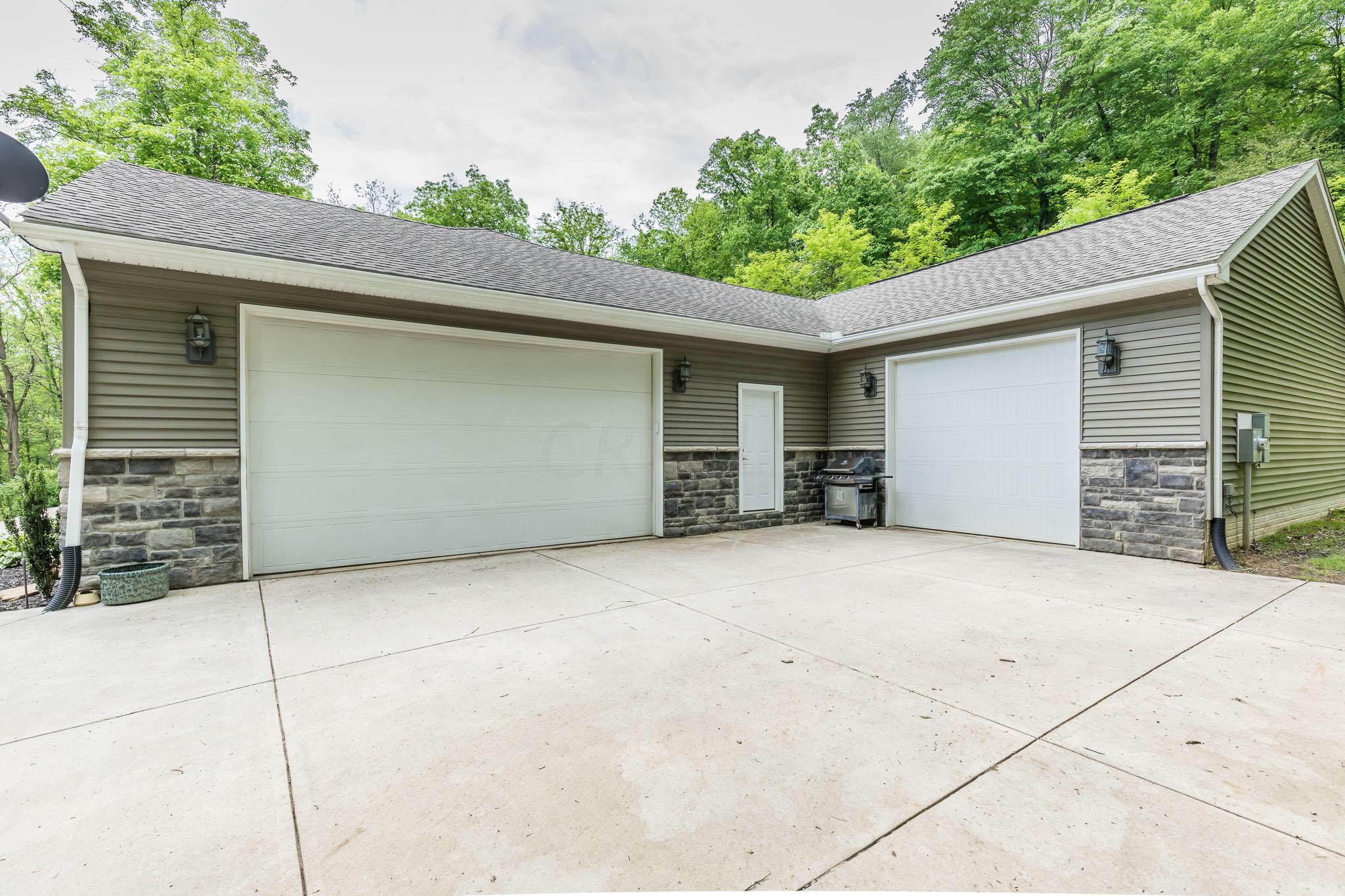 4732 Spring Hill Road Southeast Newark, OH 43056 - Photo 3 of 27