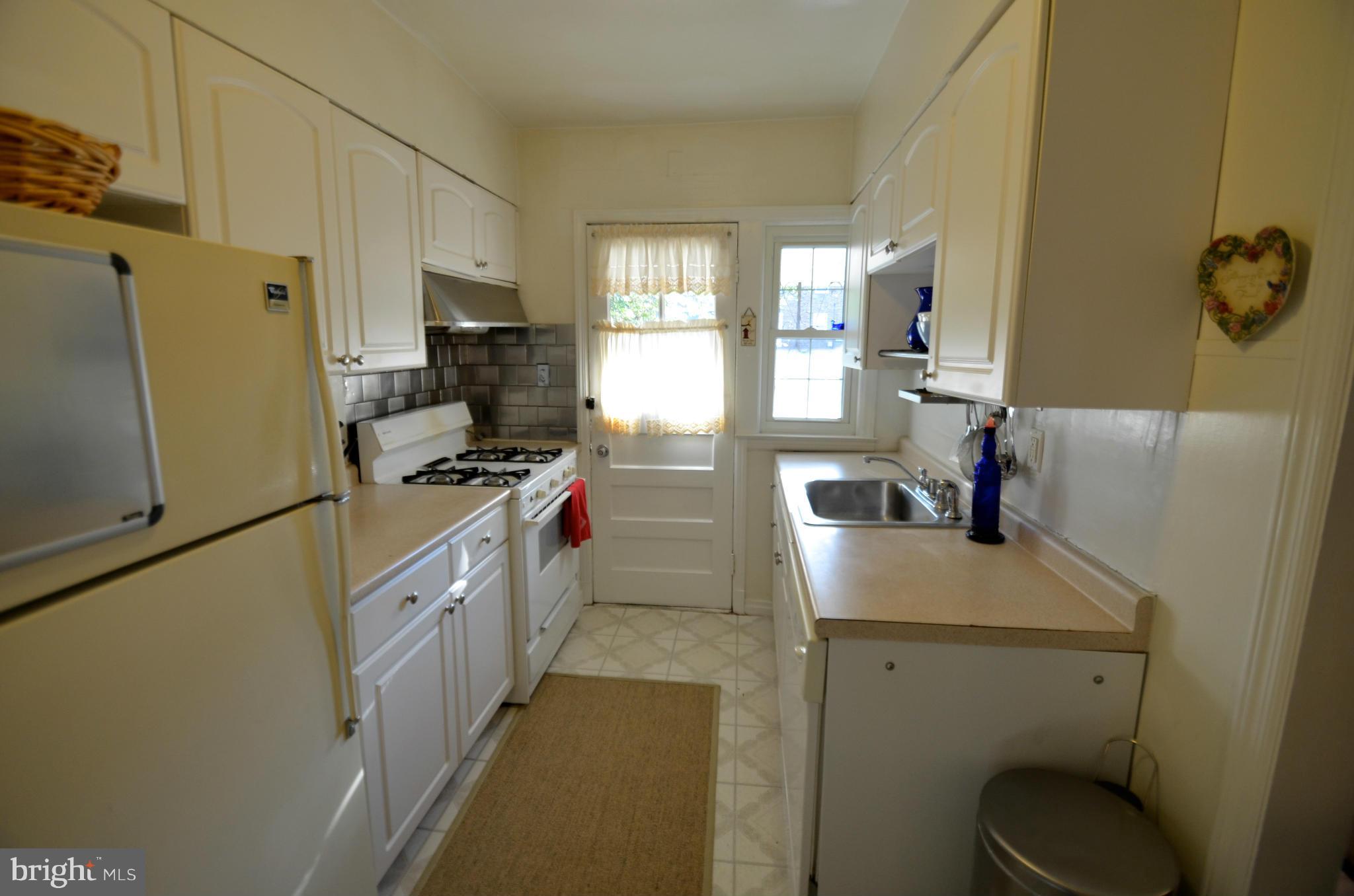 1825 Loch Shiel Road Baltimore, MD 21286 - Photo 7 of 19 Kitchen different angle