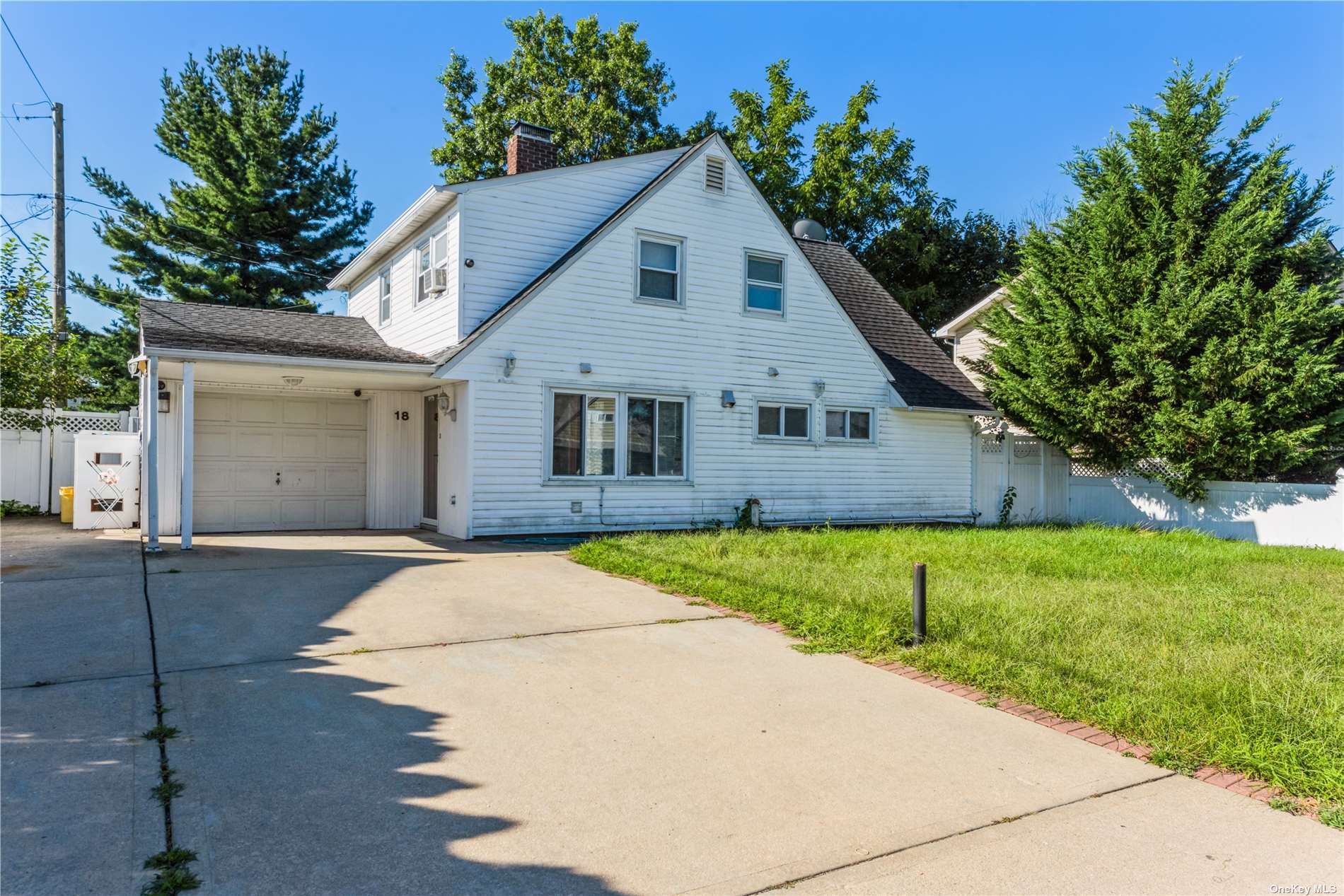 18 Friendly Road Hicksville, NY 11801 - Photo 1 of 1 a view of a house with backyard and garden
