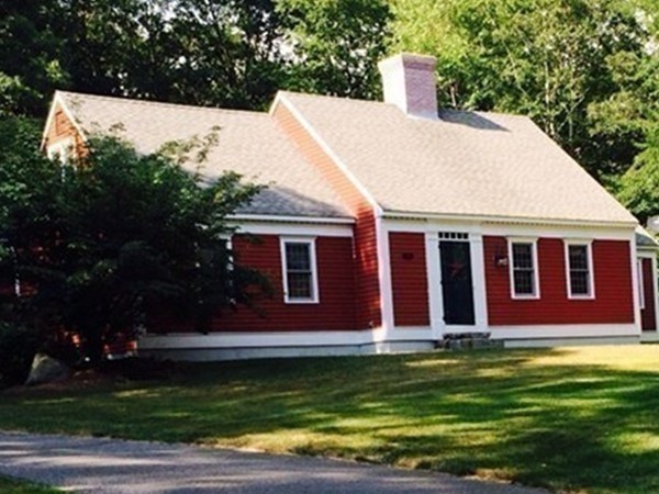 1005 Southbridge Road Warren, MA 01585 - Photo 30 of 30 a front view of house with yard and green space