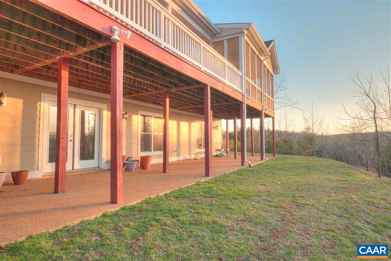 112 Creekside Court Ruckersville, VA 22968 - Photo 45 of 48 a view of a backyard of the house
