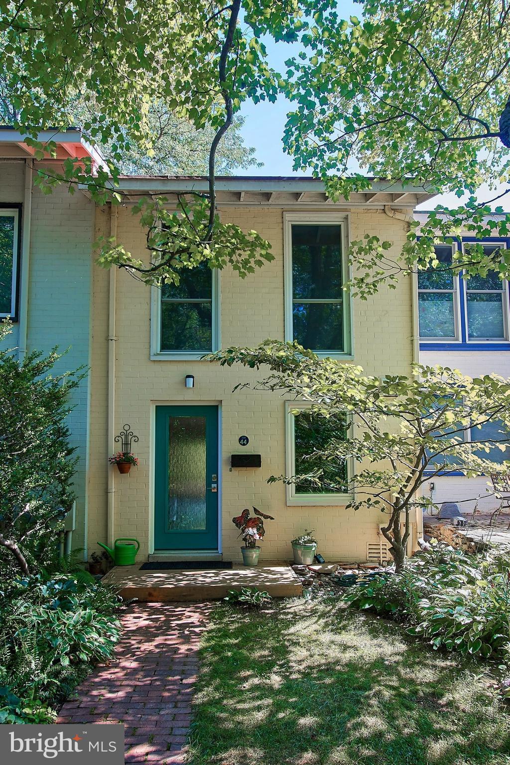 11444 Orchard Lane Reston, VA 20190 - Photo 2 of 30 front view of a house with a yard