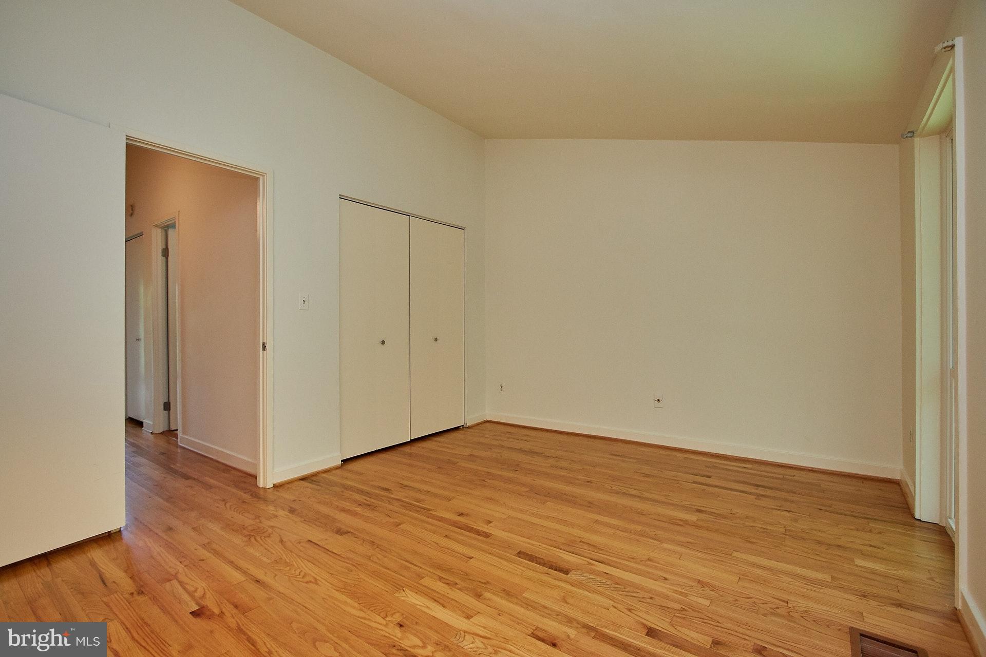 11444 Orchard Lane Reston, VA 20190 - Photo 20 of 30 a view of an empty room