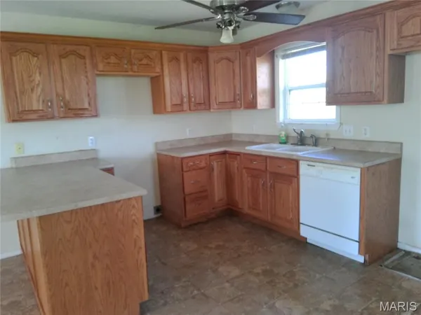 $89,900 | 1603 East Stoddard Street, Dexter, MO 63841