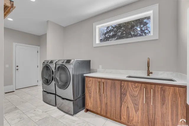 $625,000 | 1831 Illinois Street, Lawrence, KS 66044