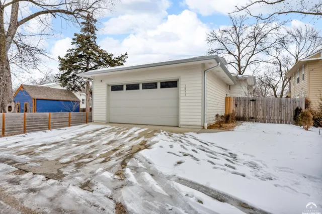$625,000 | 1831 Illinois Street, Lawrence, KS 66044
