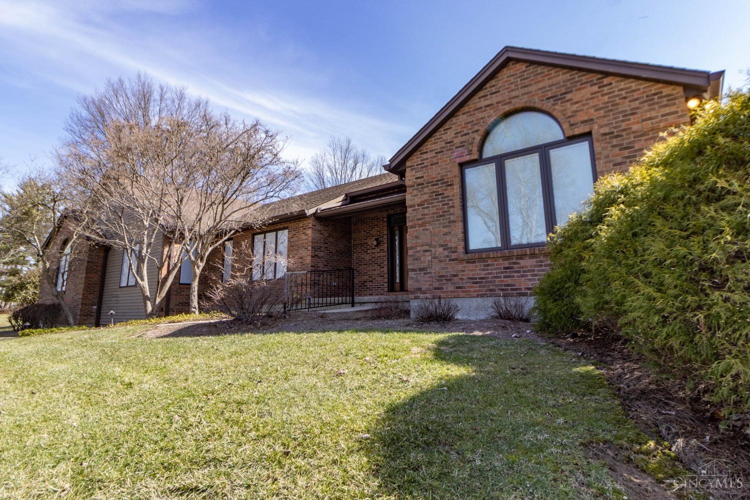 5239 Hanley Road Cincinnati, OH 45247 - Photo 2 of 34
