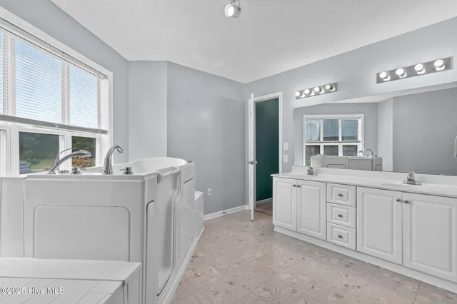 $255,000 | 4166 Breezewood Drive, Unit 103, Wilmington, NC 28412