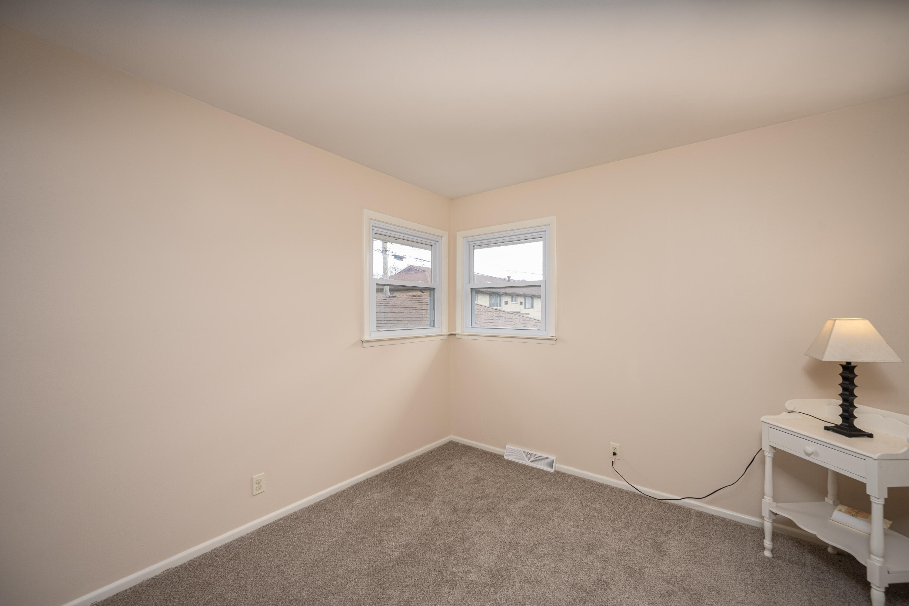 4954 North 85th Street Milwaukee, WI 53225 - Photo 15 of 27 W Maple-12
