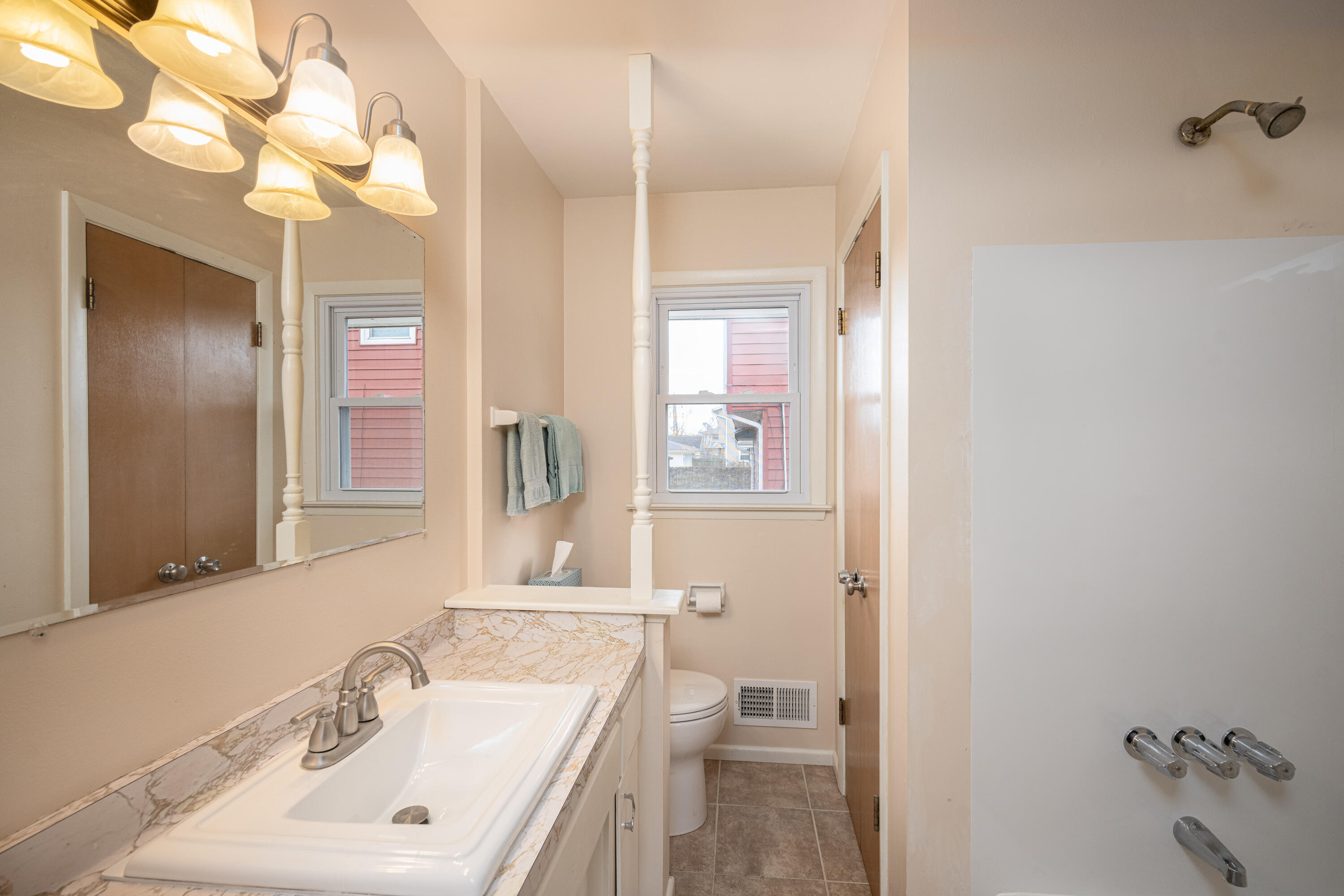 4954 North 85th Street Milwaukee, WI 53225 - Photo 16 of 27 W Maple-13