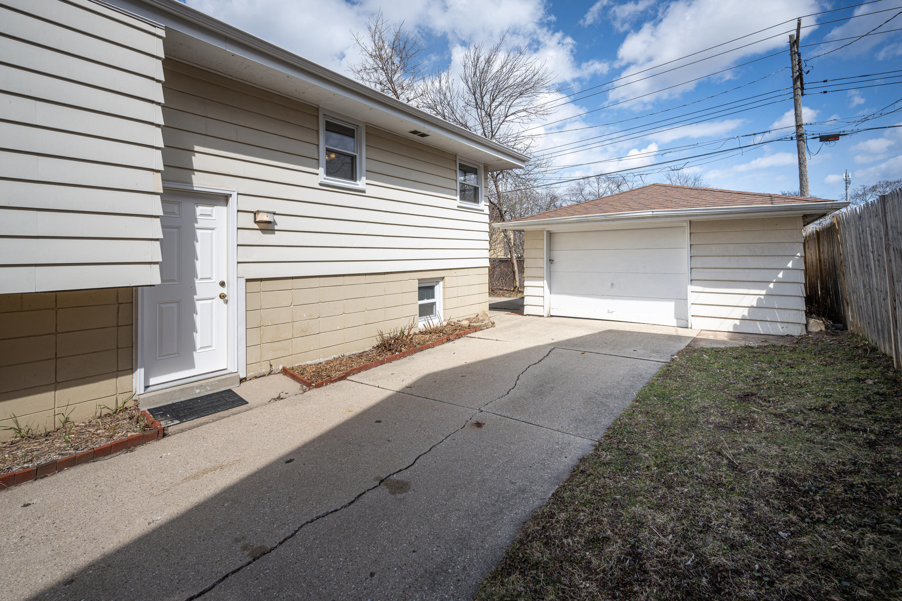 4954 North 85th Street Milwaukee, WI 53225 - Photo 22 of 27 W Maple-21