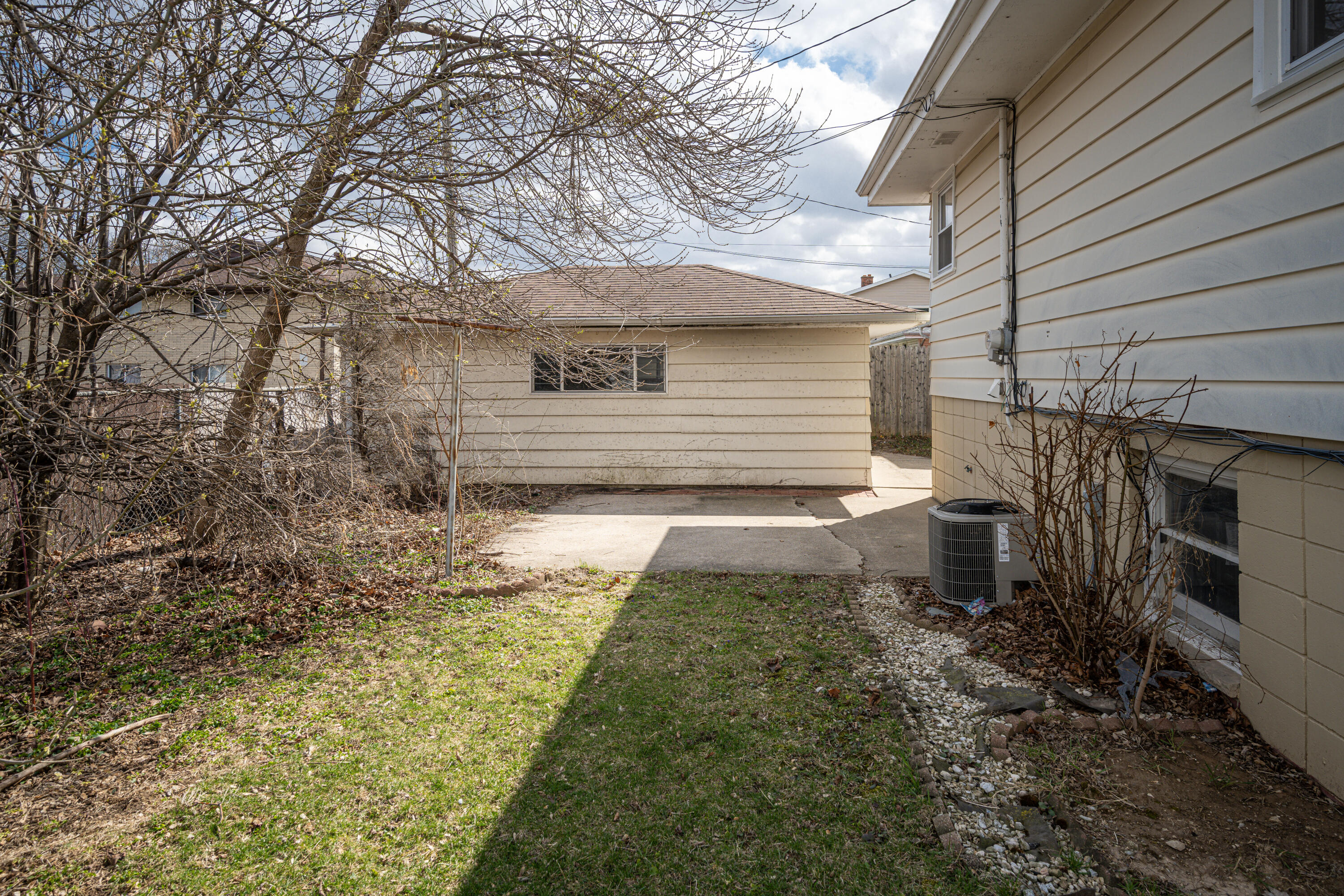 4954 North 85th Street Milwaukee, WI 53225 - Photo 24 of 27 W Maple-24