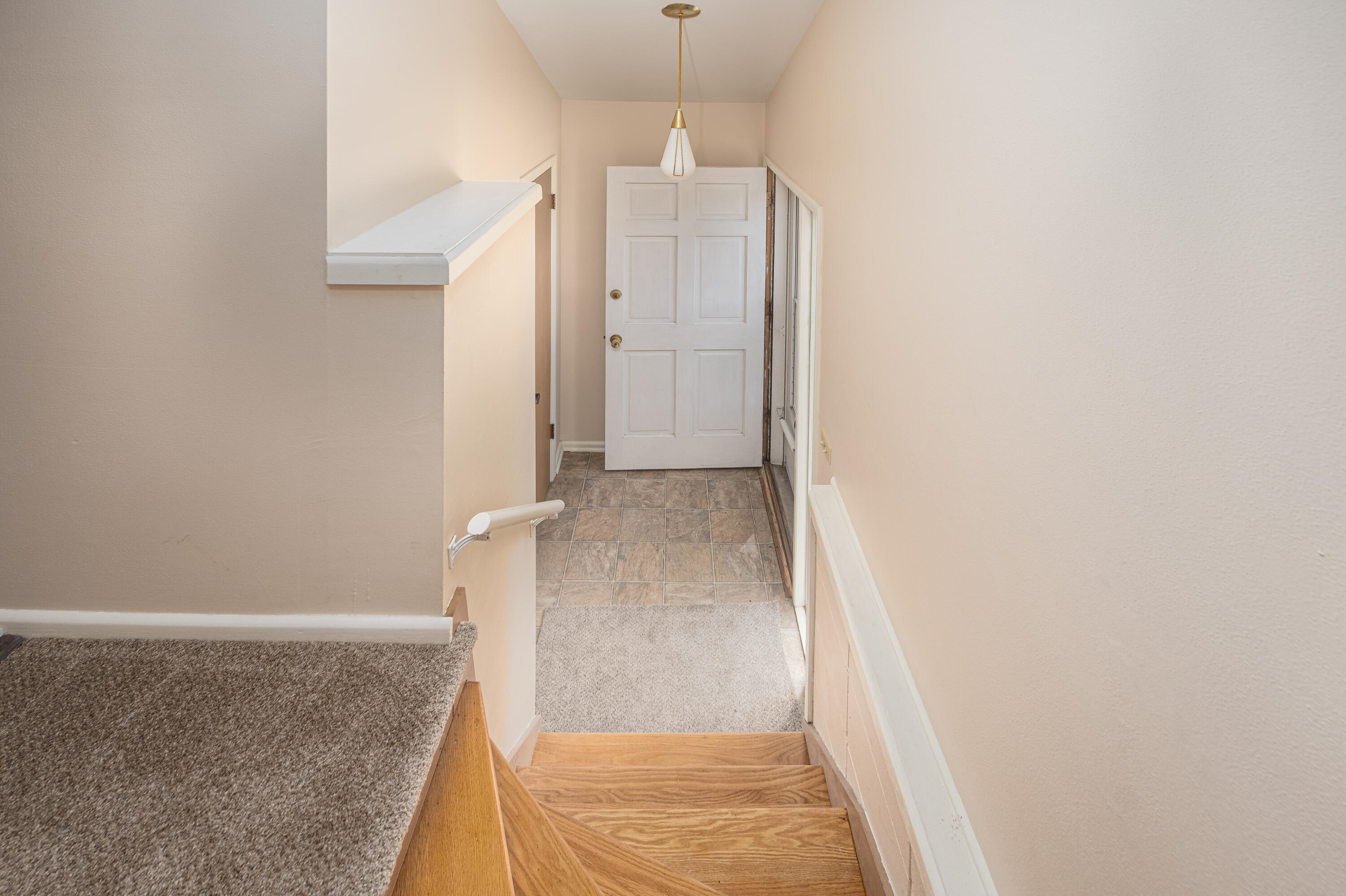 4954 North 85th Street Milwaukee, WI 53225 - Photo 3 of 27 Front Foyer
