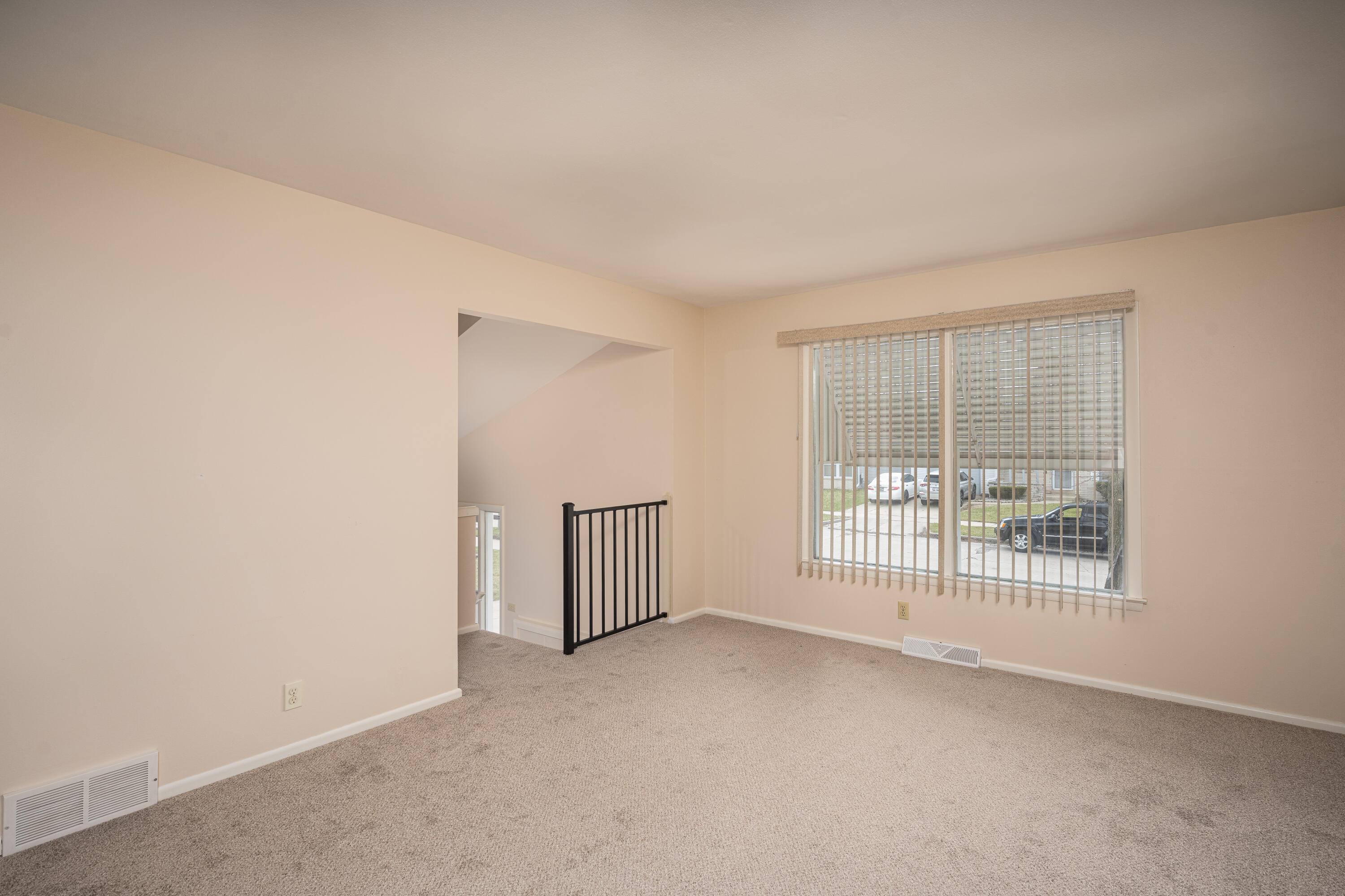4954 North 85th Street Milwaukee, WI 53225 - Photo 5 of 27 W Maple-3
