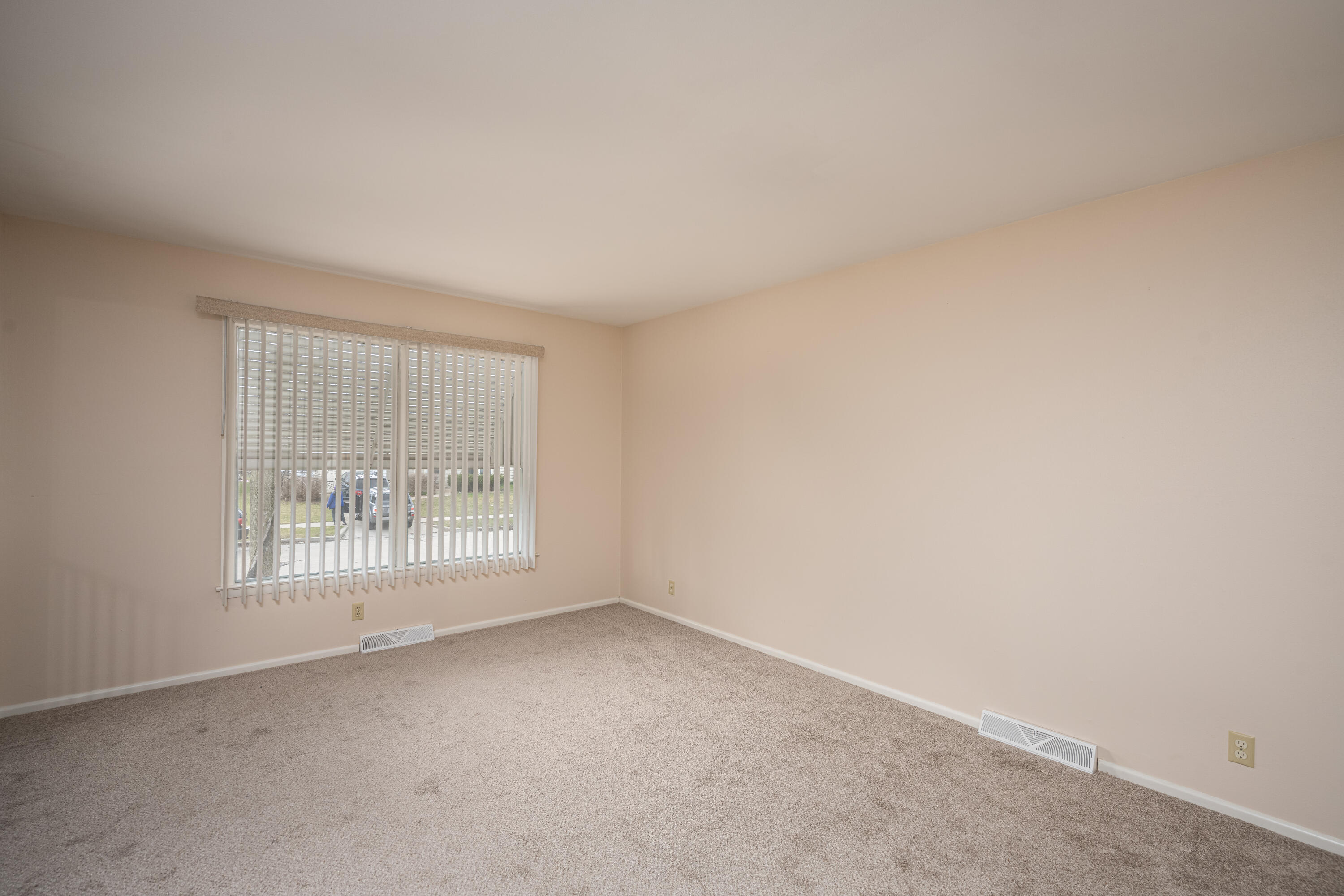 4954 North 85th Street Milwaukee, WI 53225 - Photo 6 of 27 W Maple-2